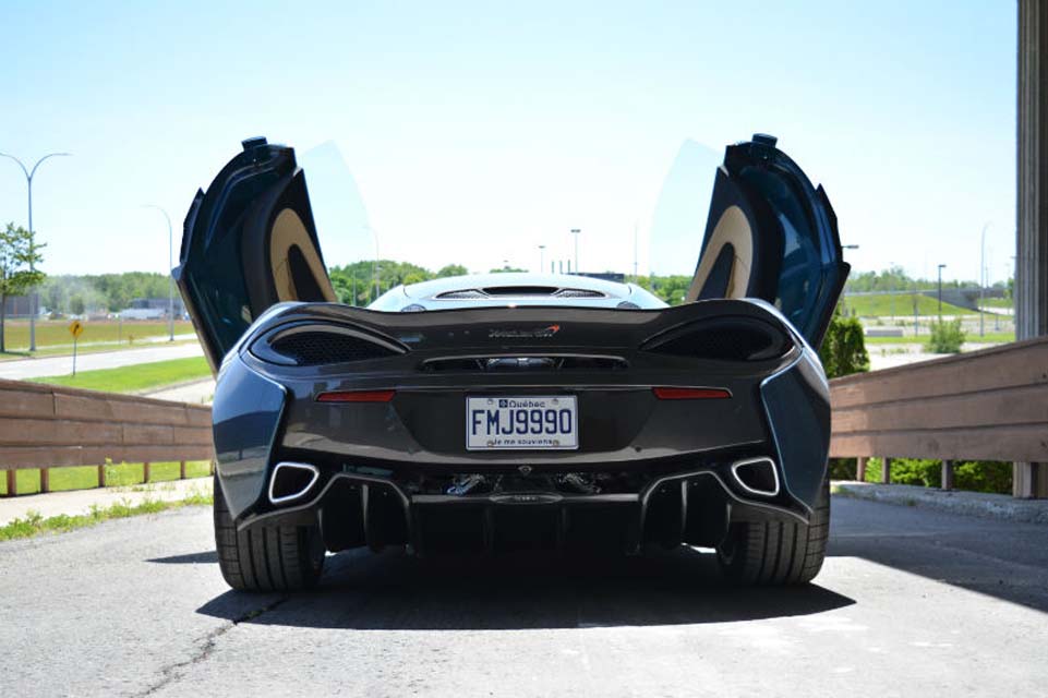 2017 McLaren 570GT