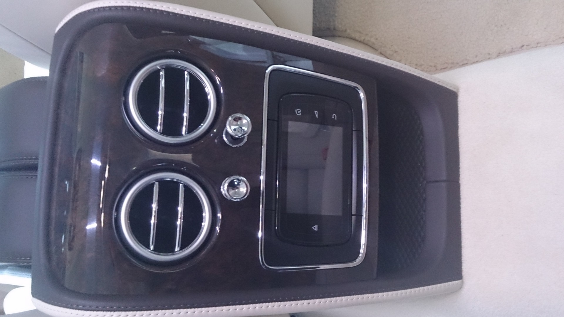 Bentley-Flying-Spur-2014-12
