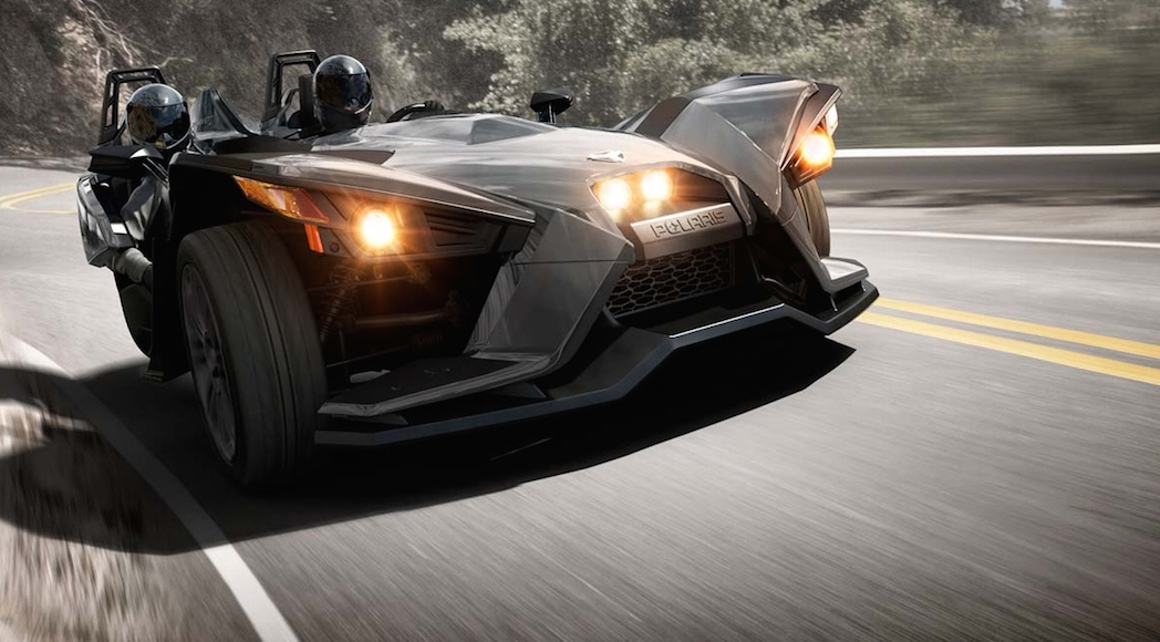 2015-polaris-slingshot-sl-in-motion