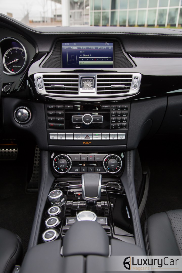 Mercedes-Benz CLA 63AMG-41