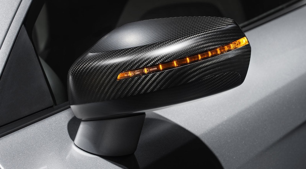 8-Audi-R8-V10-Competition-2015