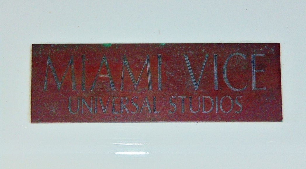 8-Ferrari-Testarossa-Miami-Vice-1986-ebay