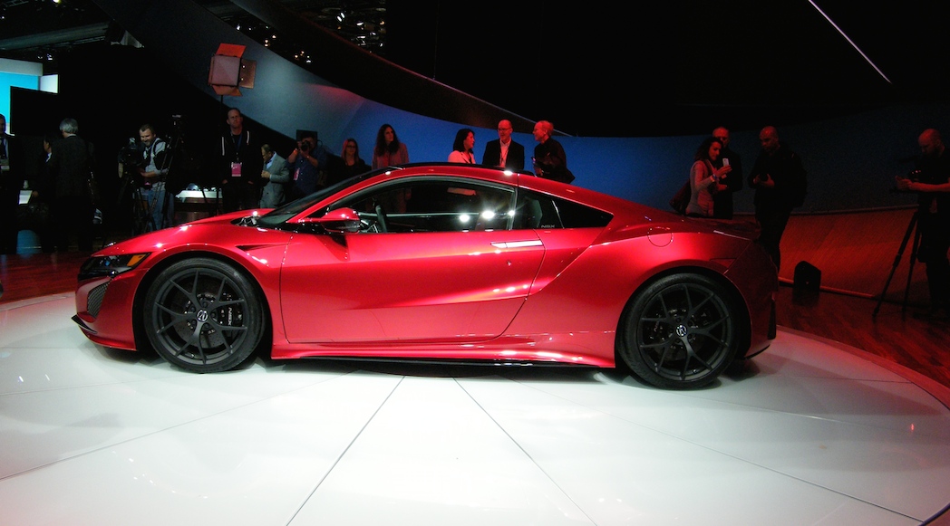 4-Acura-NSX-2016