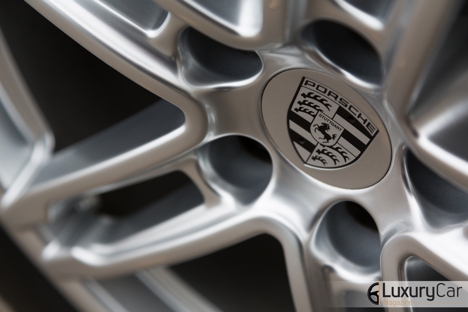 Porsche-Macan-S-2015-16