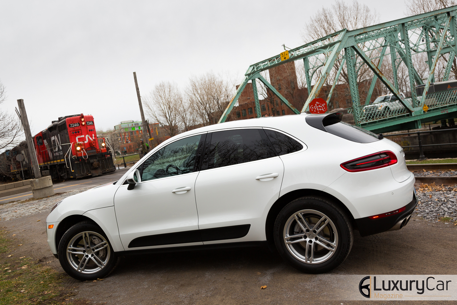 Porsche-Macan-S-2015-20
