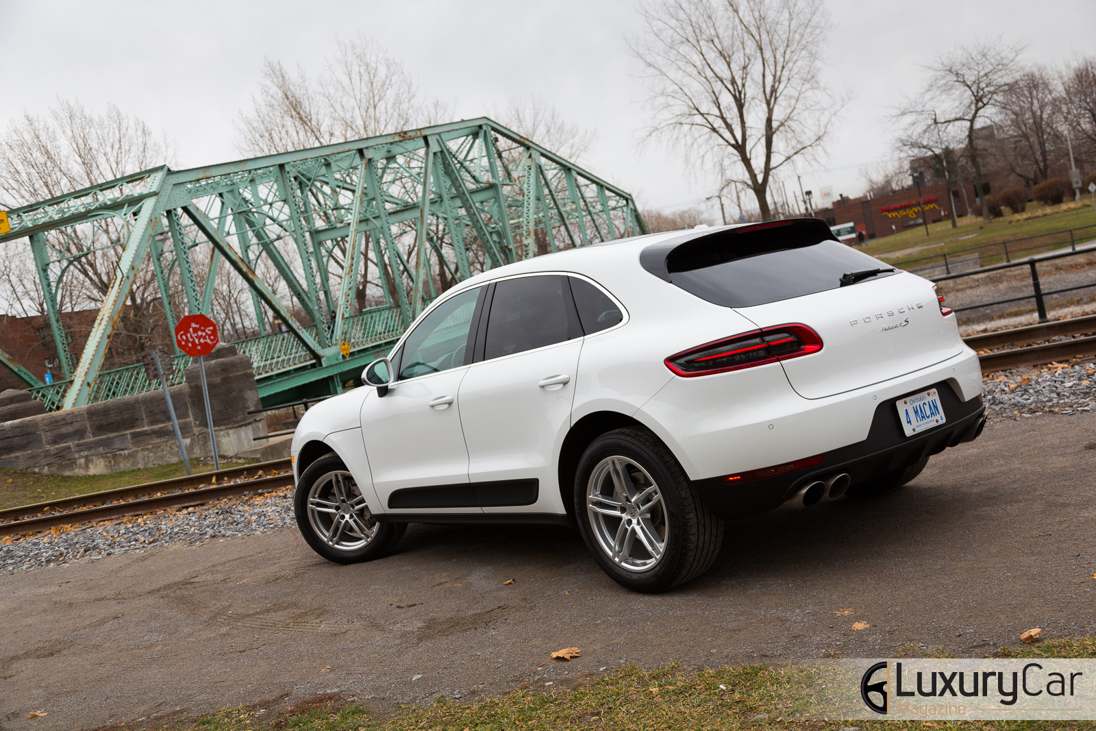 Porsche-Macan-S-2015-24
