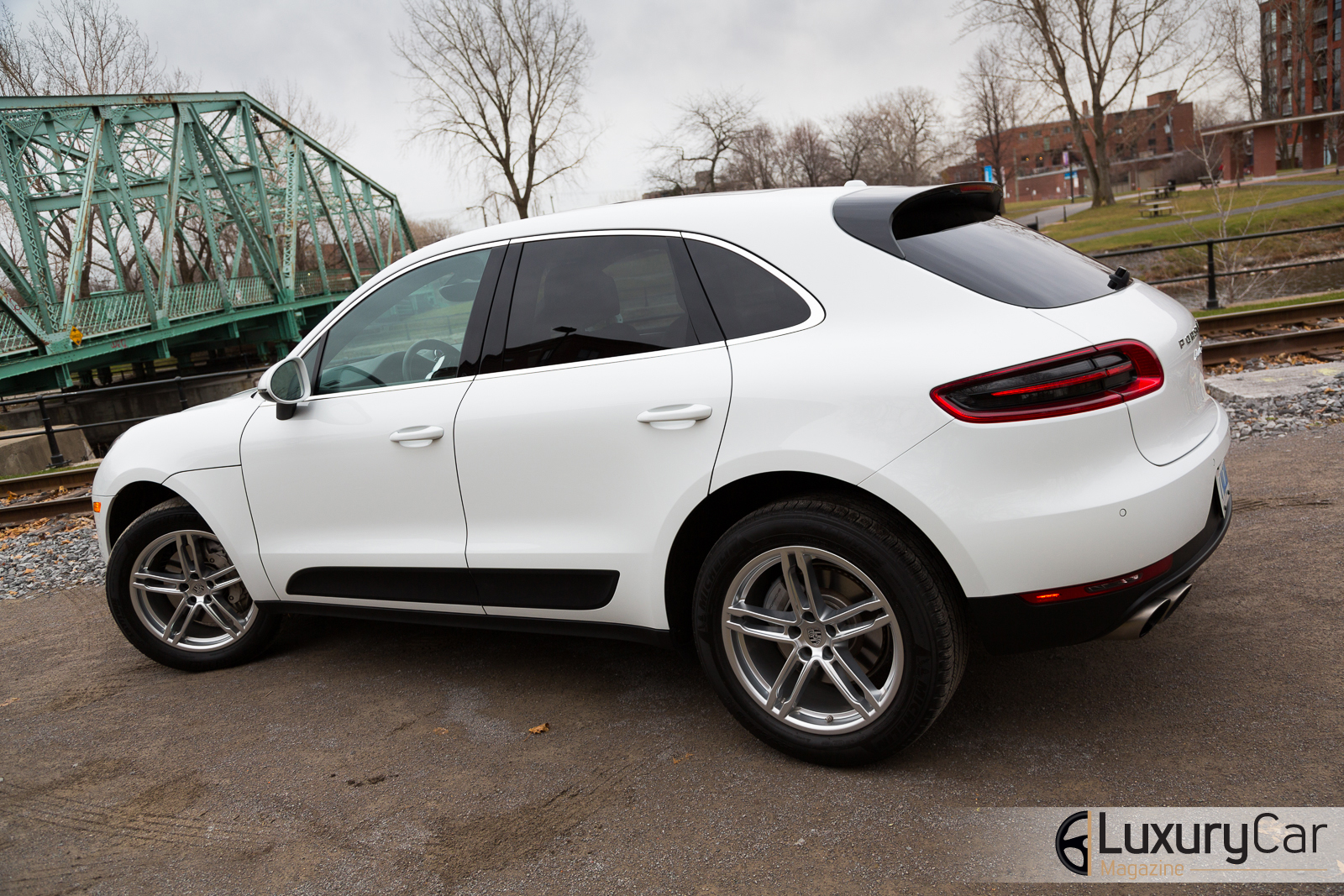 Porsche-Macan-S-2015-26