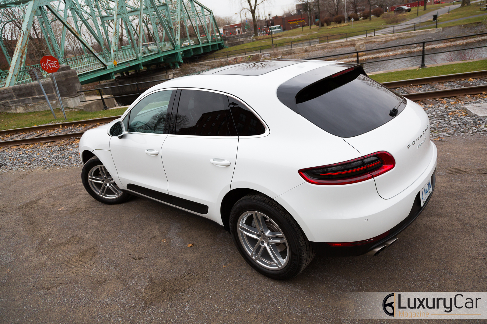 Porsche-Macan-S-2015-29