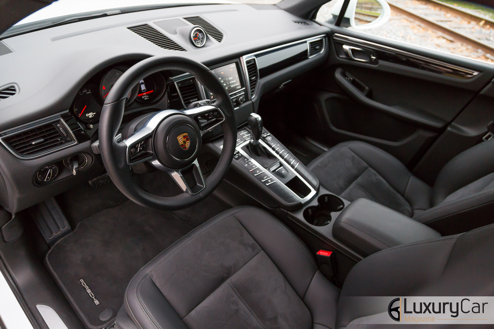 Porsche-Macan-S-2015-40