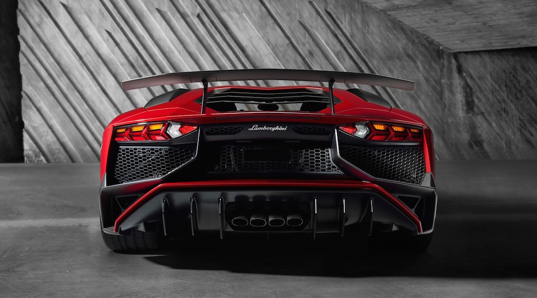 10-Lamborghini-Aventador-SV-Carscoops22