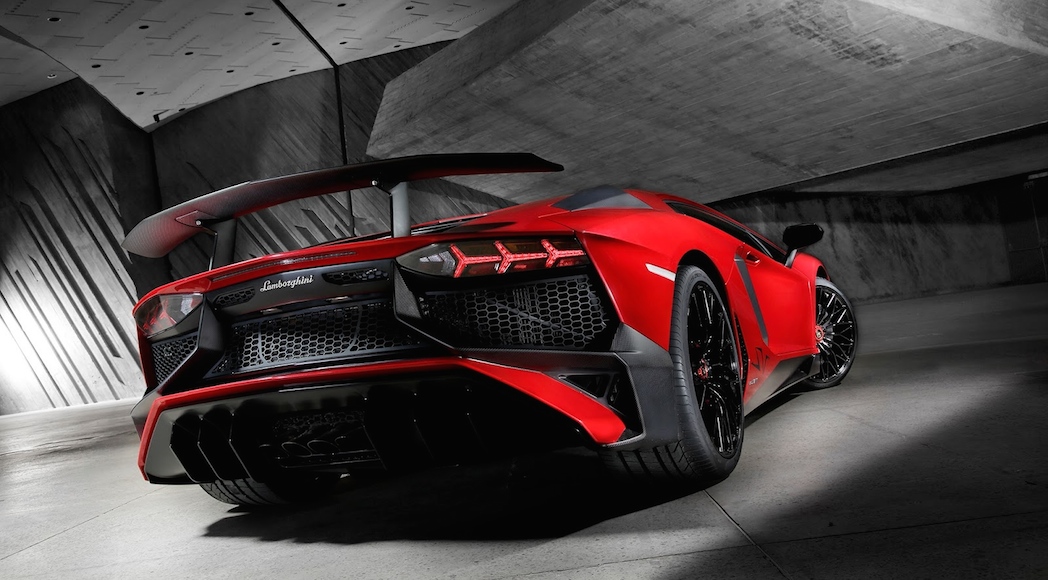 9-Lamborghini-Aventador-SV-Carscoops10