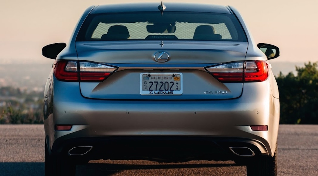 11-2016-Lexus-ES-350-7