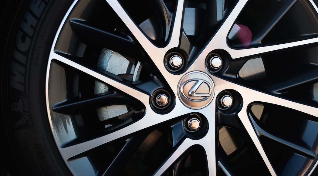 13-2016-Lexus-ES-350-14