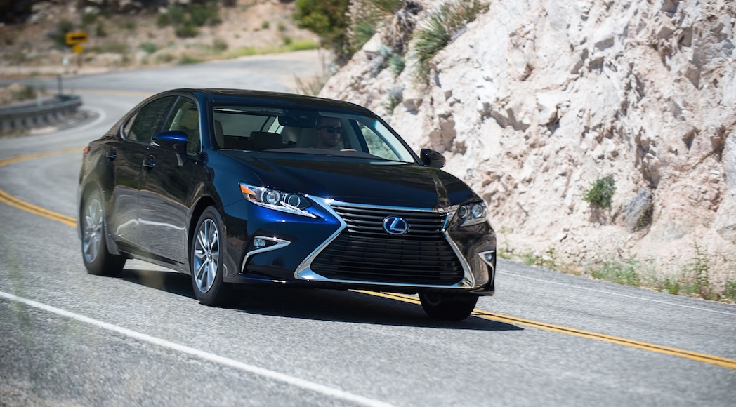 19-2016-Lexus-ES300h