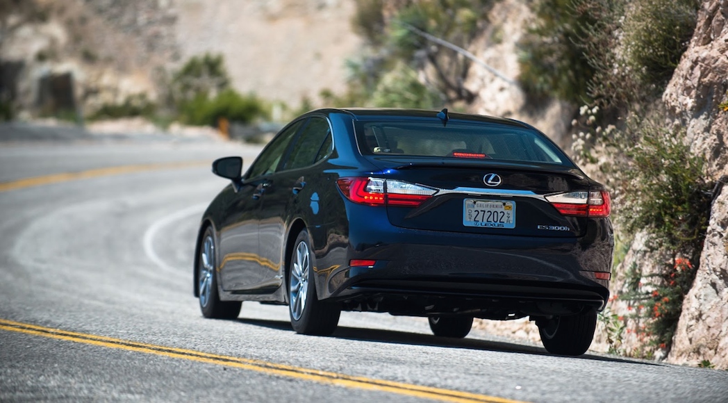 24-2016-Lexus-ES300h