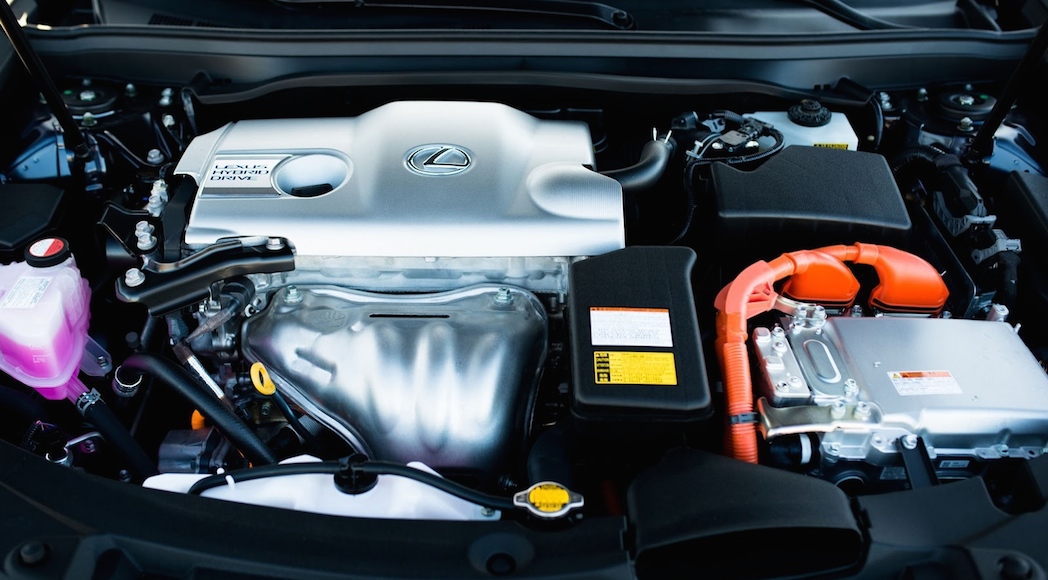 27-2016-Lexus-ES300h