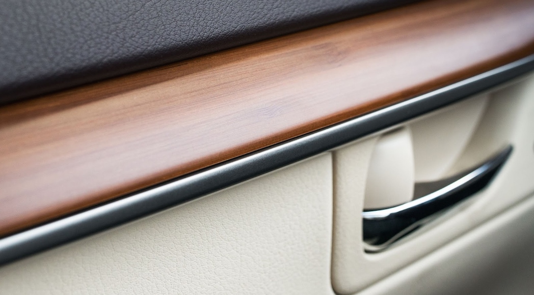 30-2016-Lexus-ES300h