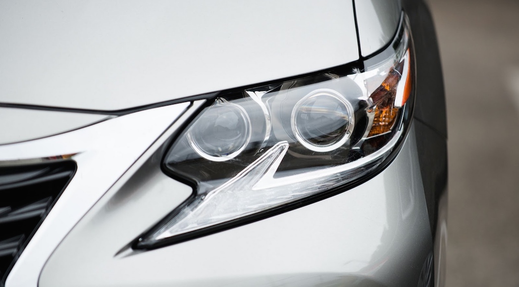 4-2016-Lexus-ES-350-12