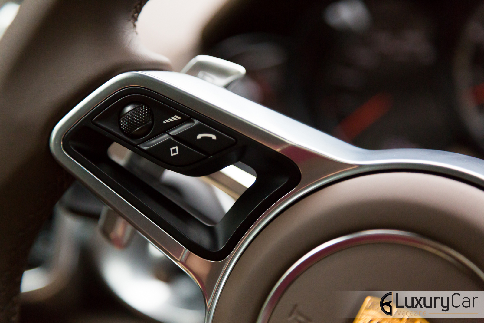 Porsche-Cayenne-Turbo-S-2015-45