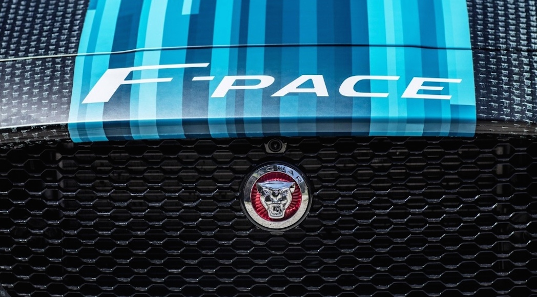 2017-jaguar-f-pace-prototype-as-team-sky-support-vehicle-for-tour-de-france-rider-chris-froome_100516813_l
