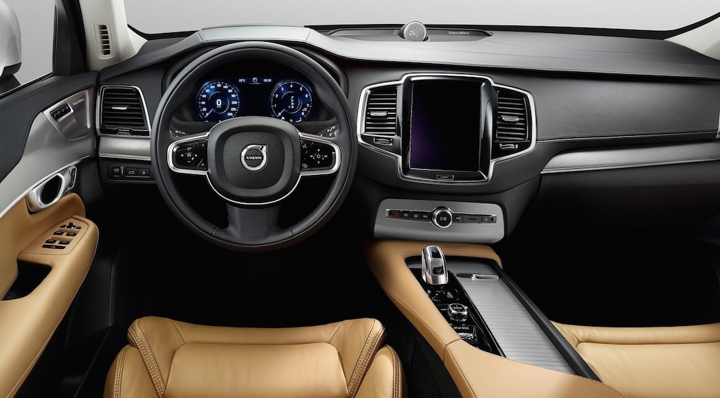 10-Volvo XC90 R-Design 2015