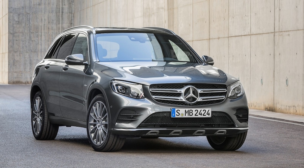 13-Mercedes-Benz-GLC_2016_1600x1200_wallpaper_03