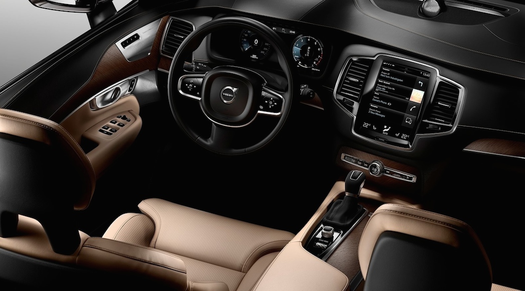 9-Volvo XC90 R-Design 2015