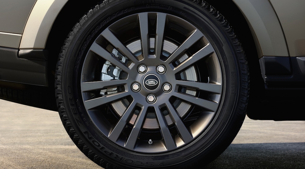 19-Land-Rover-Discovery-Graphite-10