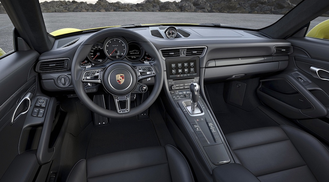 Porsche 911 Turbo S  2017-8