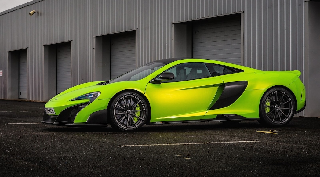 McLaren-675LT_2016_1600x1200_wallpaper_02