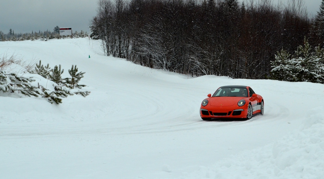 21-Porsche 911 Carrera 4 GTS-19