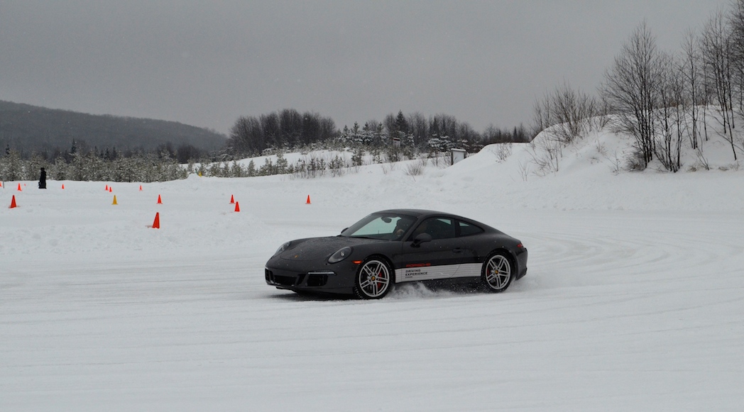 30-Porsche 911 Carrera  GTS-1