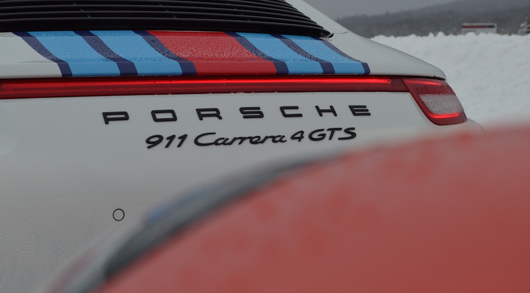 6-Porsche 911 Carrera 4 GTS-6