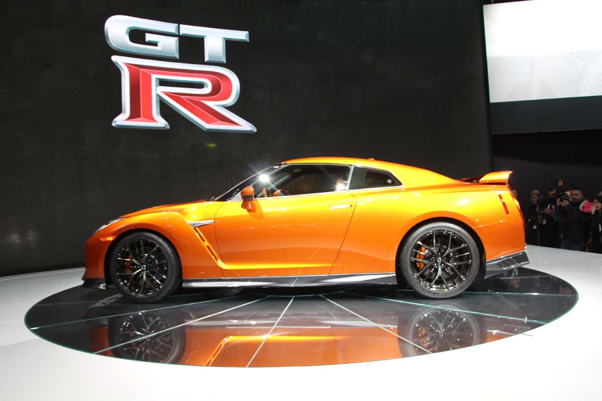 Nissan GT-R 2017 (16)