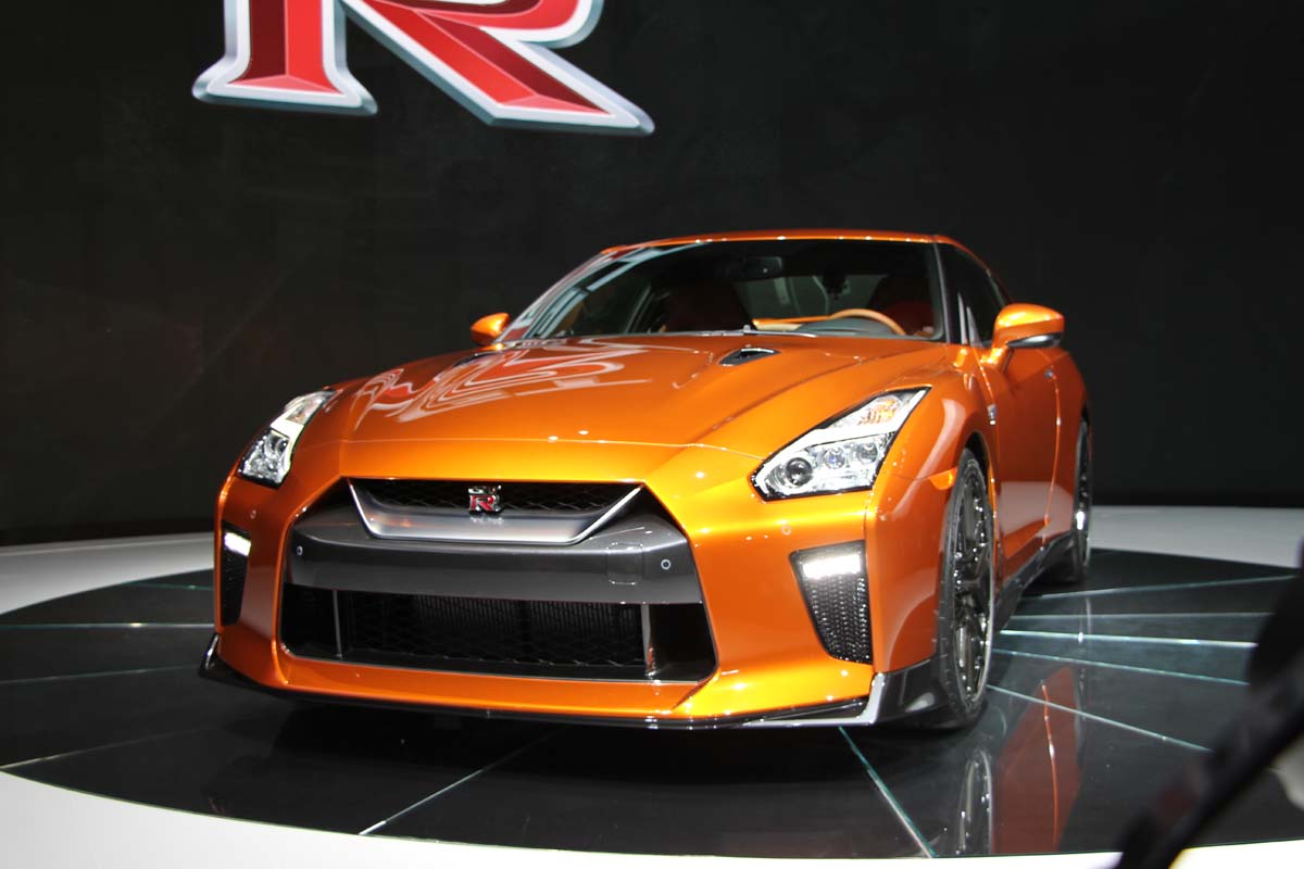 Nissan GT-R 2017 (2)