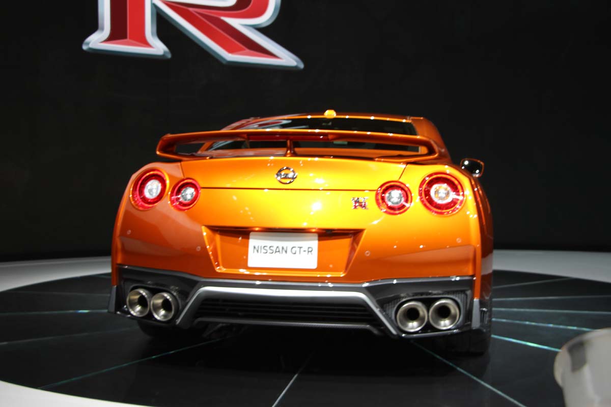 Nissan GT-R 2017 (3)