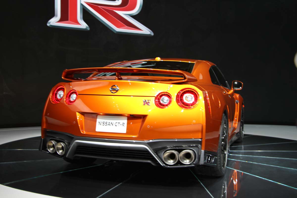 Nissan GT-R 2017 (4)