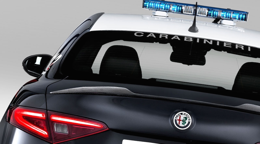 Alfa Romeo Giulia-QV Police 2016-15