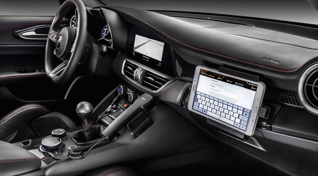 Alfa Romeo Giulia-QV Police 2016-18