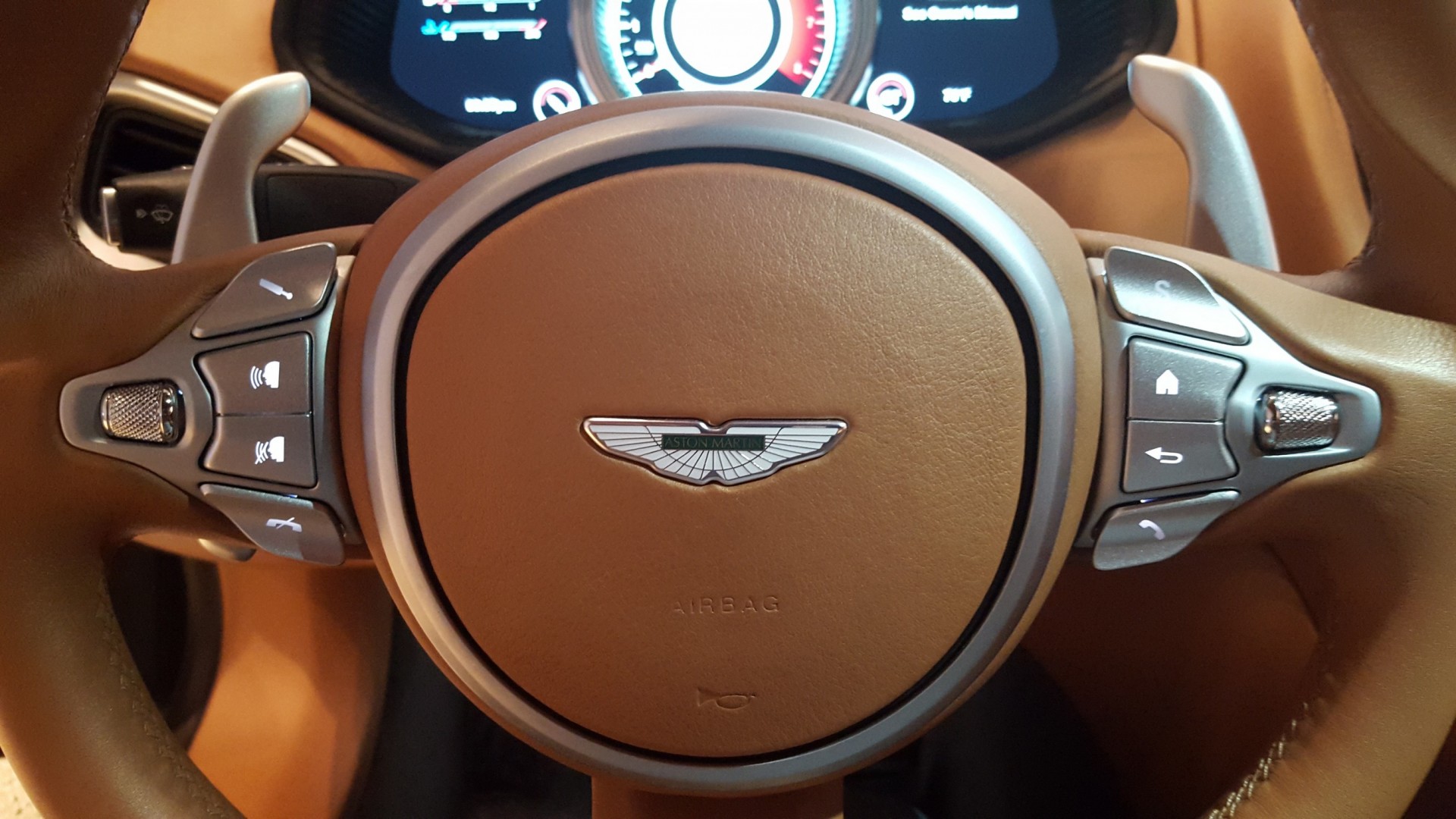 Aston Martin Db11 15