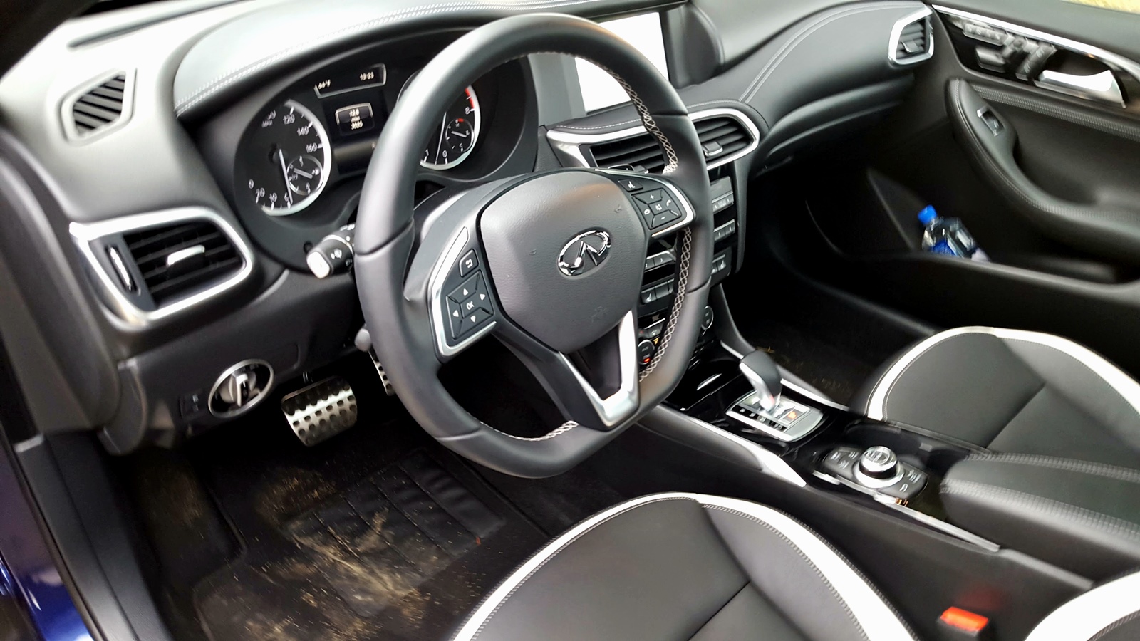 infiniti QX30013