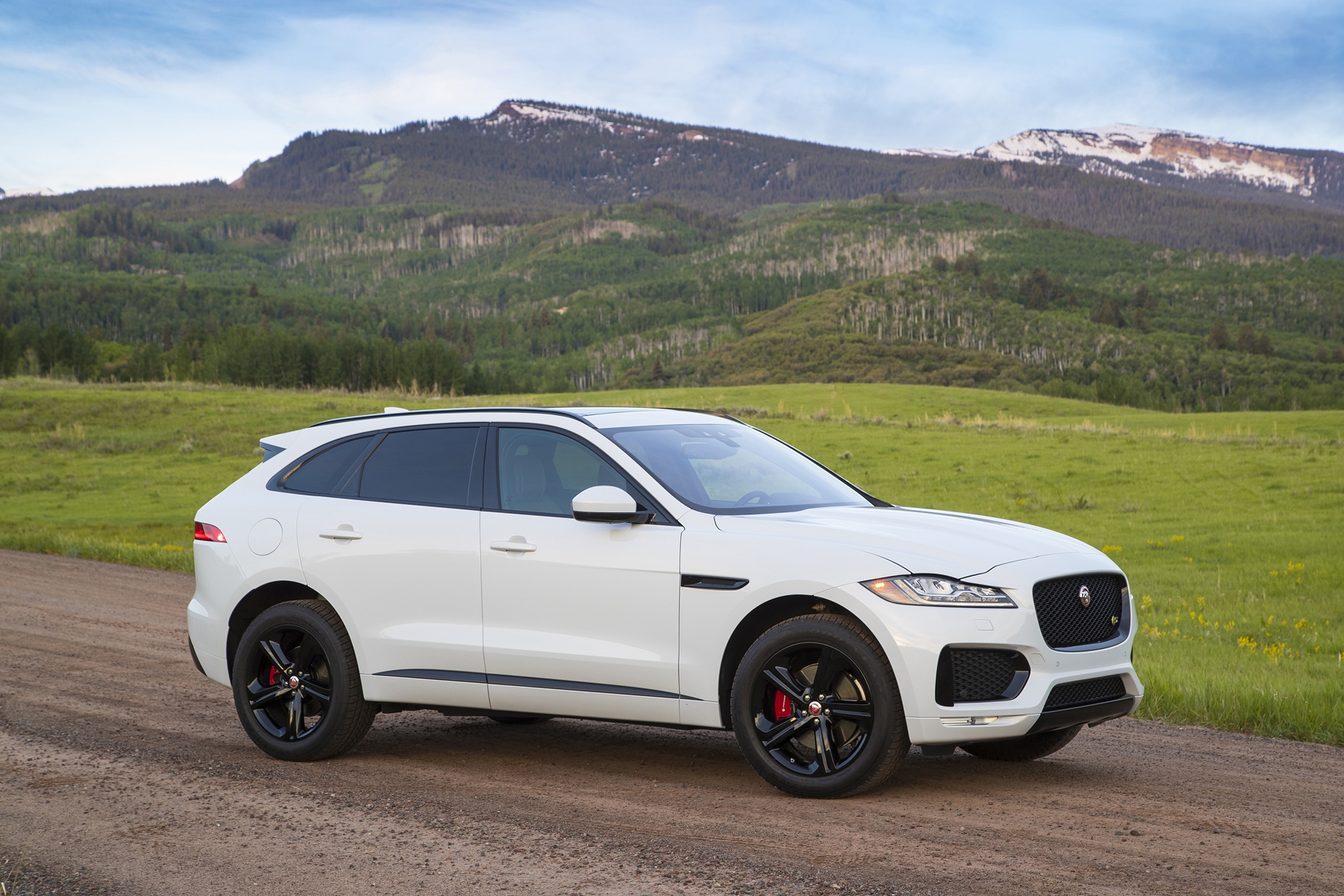 jaguar-f-pace-2017
