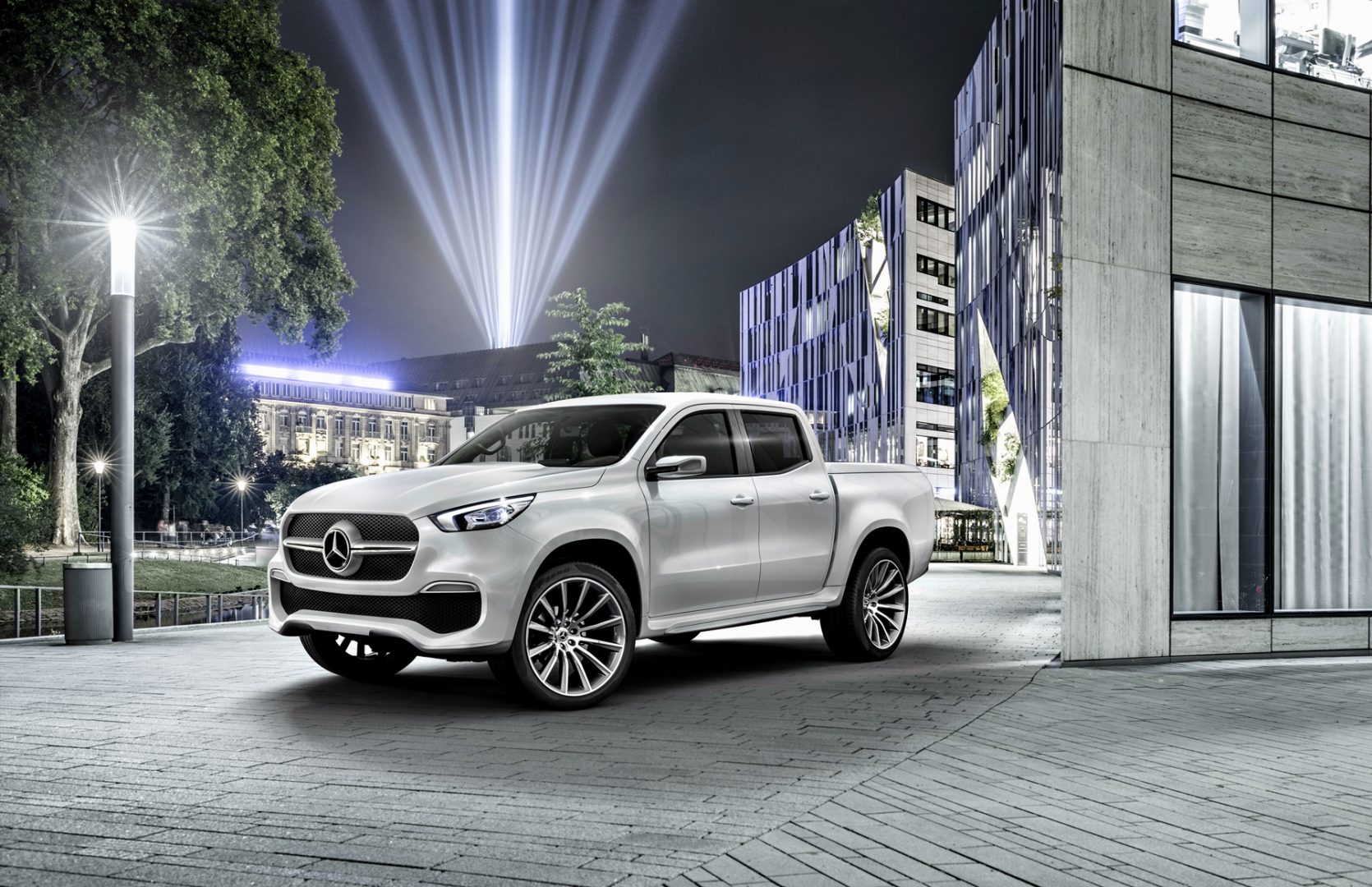 Mercedes-Benz Concept X-CLASS – Erster Ausblick auf den neuen Pickup mit Stern