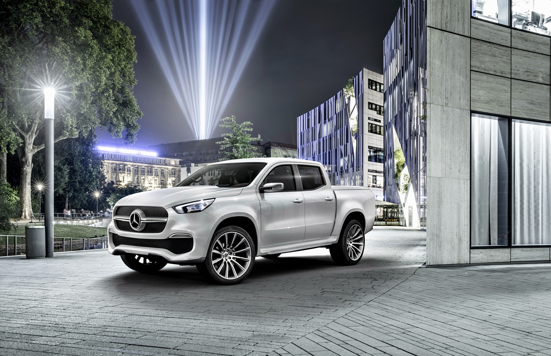 Mercedes-Benz Concept X-CLASS – Erster Ausblick auf den neuen Pickup mit Stern