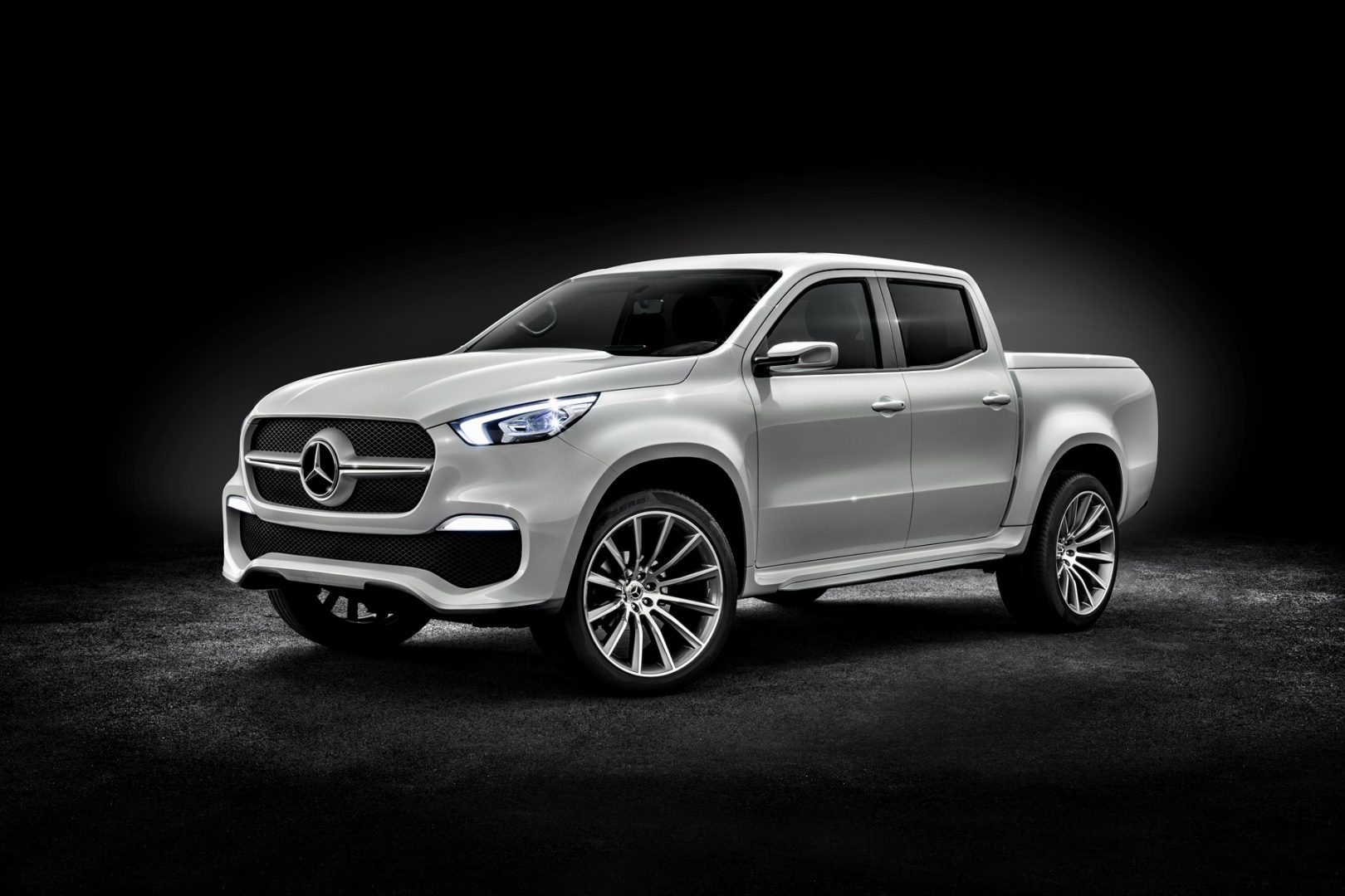 Mercedes-Benz Concept X-CLASS – Erster Ausblick auf den neuen Pickup mit Stern