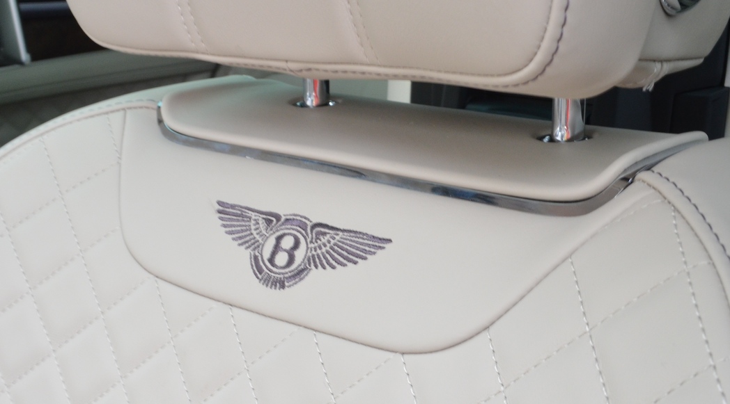 bentley-bentayga-2017-55