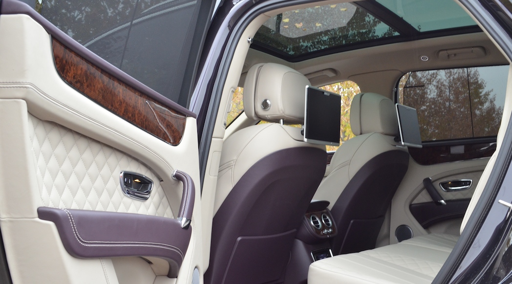 bentley-bentayga-2017-56