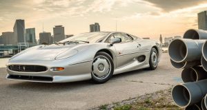 L’une des 271 Jaguar XJ220 à vendre pour 519 000 $ sur eBay