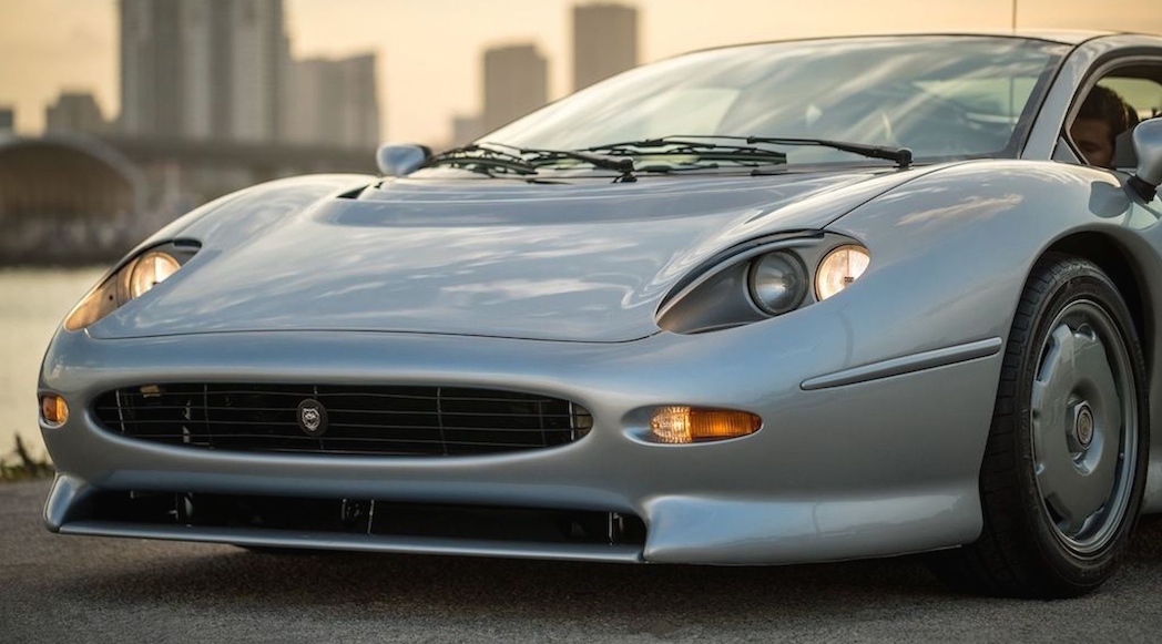 jaguar-xj220-1994-5