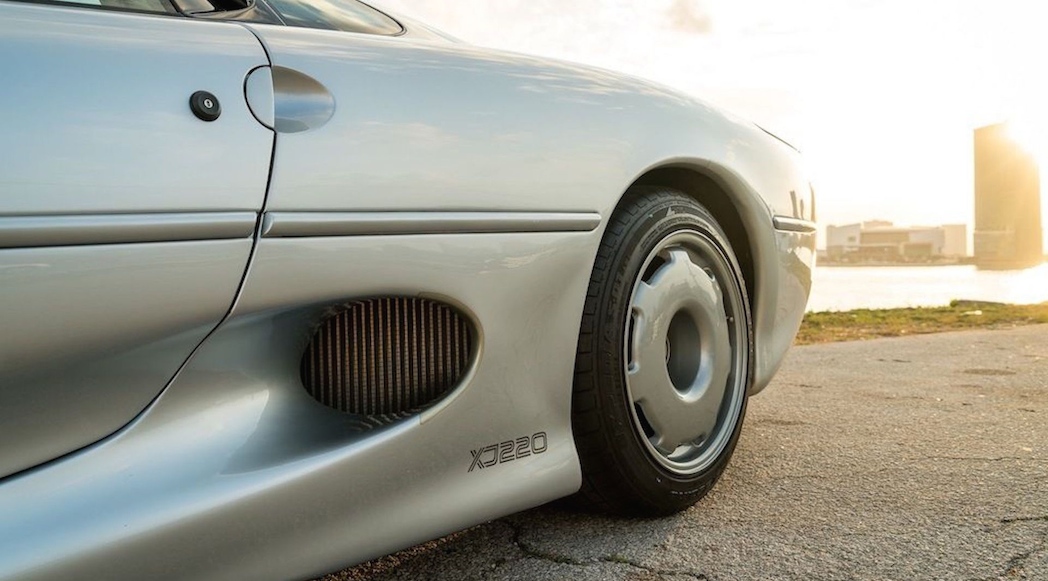 jaguar-xj220-1994-7